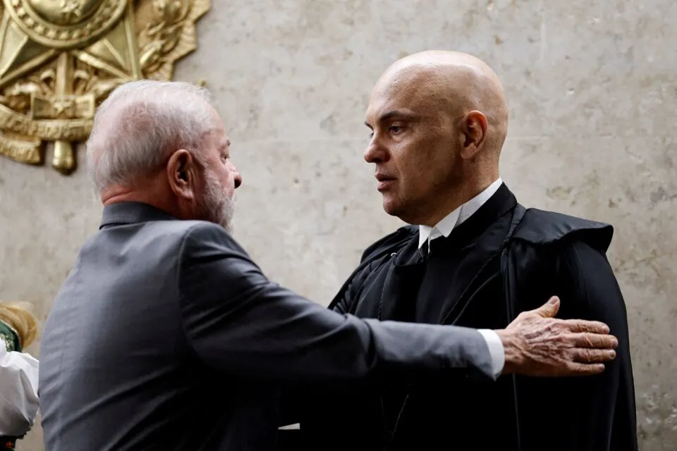 Mídia internacional cita revés para Bolsonaro na retirada de Moraes da Magnitsky