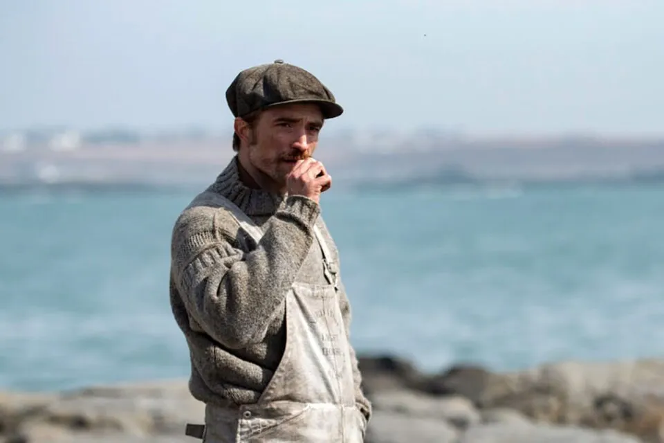 O pesadelo expressionista de Robert Eggers: Dafoe e Pattinson em um duelo psicológico no Prime Video