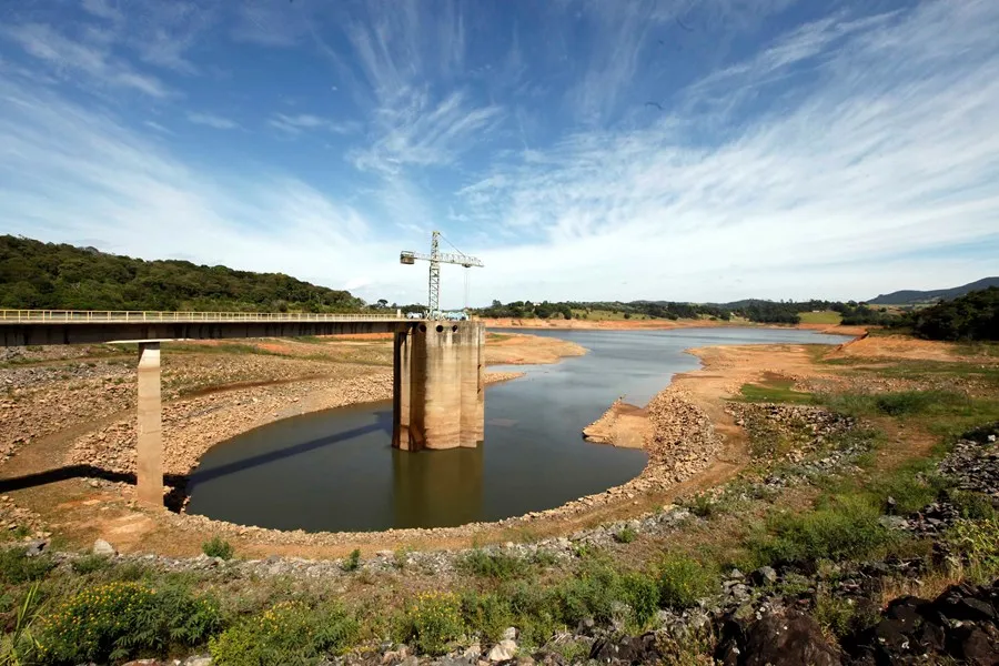Onda de calor e aumento do consumo levam represas de SP ao menor nível em 10 dias