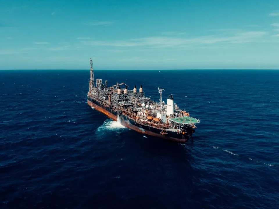 PRIO (PRIO3) tem salto de 55% na produção de petróleo de novembro