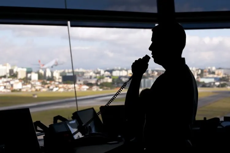 SNA convoca assembleia para votar possível greve de pilotos e comissários na próxima segunda-feira (29)