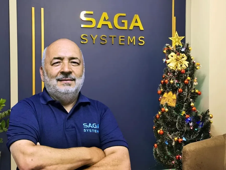 Saga Systems cresce 15% e foca América Latina em 2026