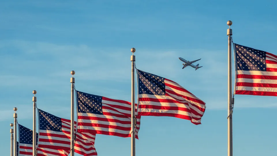 Turismo internacional aos EUA cai em 2025, mas alguns destinos resistem; veja dados