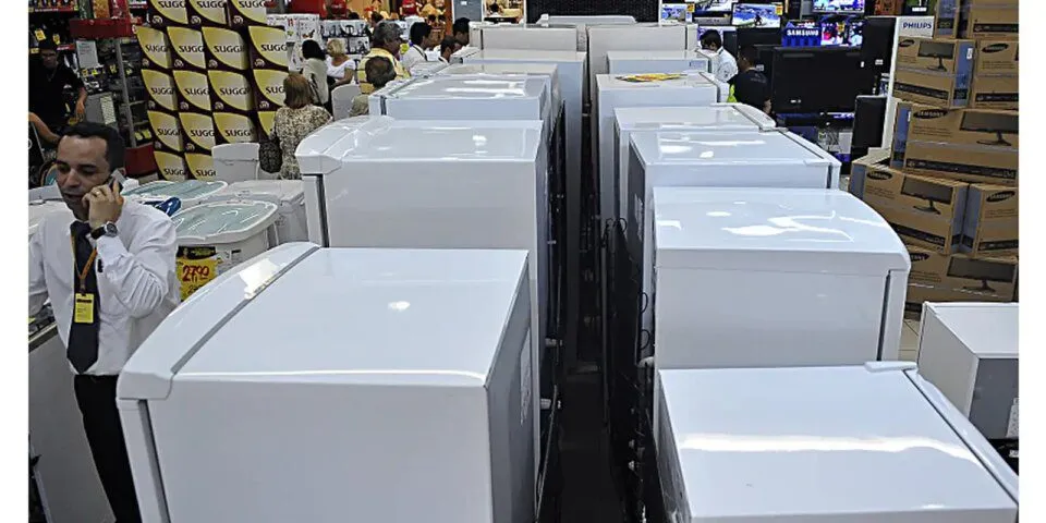 Vendas no comércio voltam a ganhar fôlego e crescem 0,5% em outubro