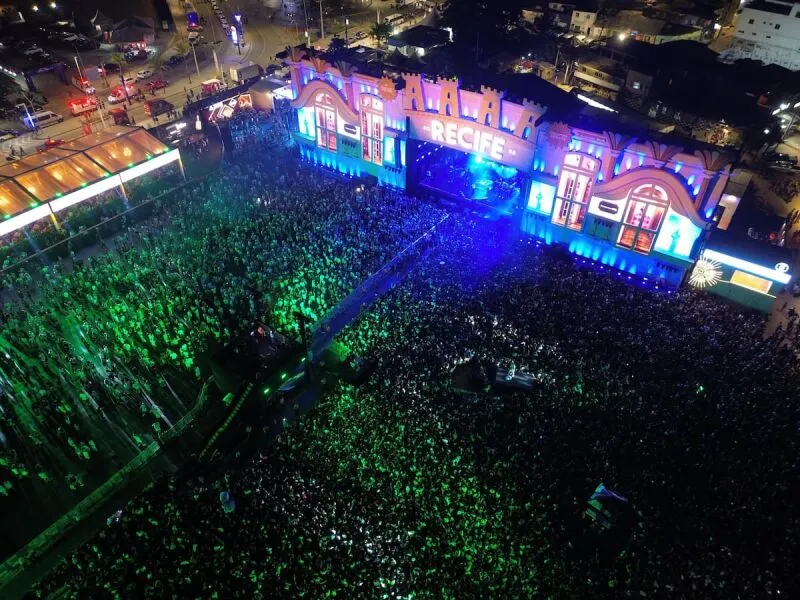 Virada Recife 2026: segundo dia do evento atraiu milhares de pessoas em busca de festa