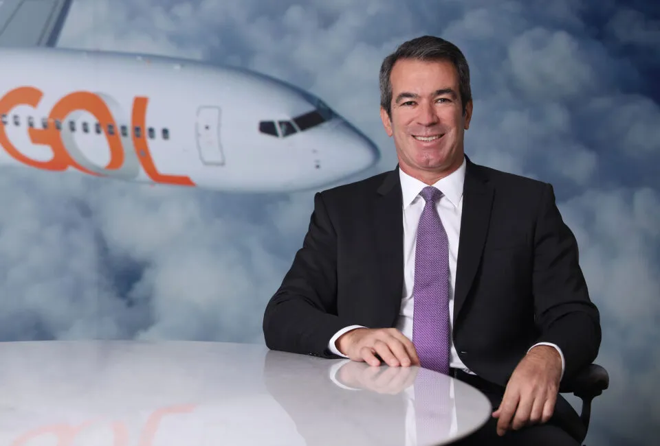 Abear e empresas aéreas homenageiam Constantino Júnior após falecimento aos 57 anos