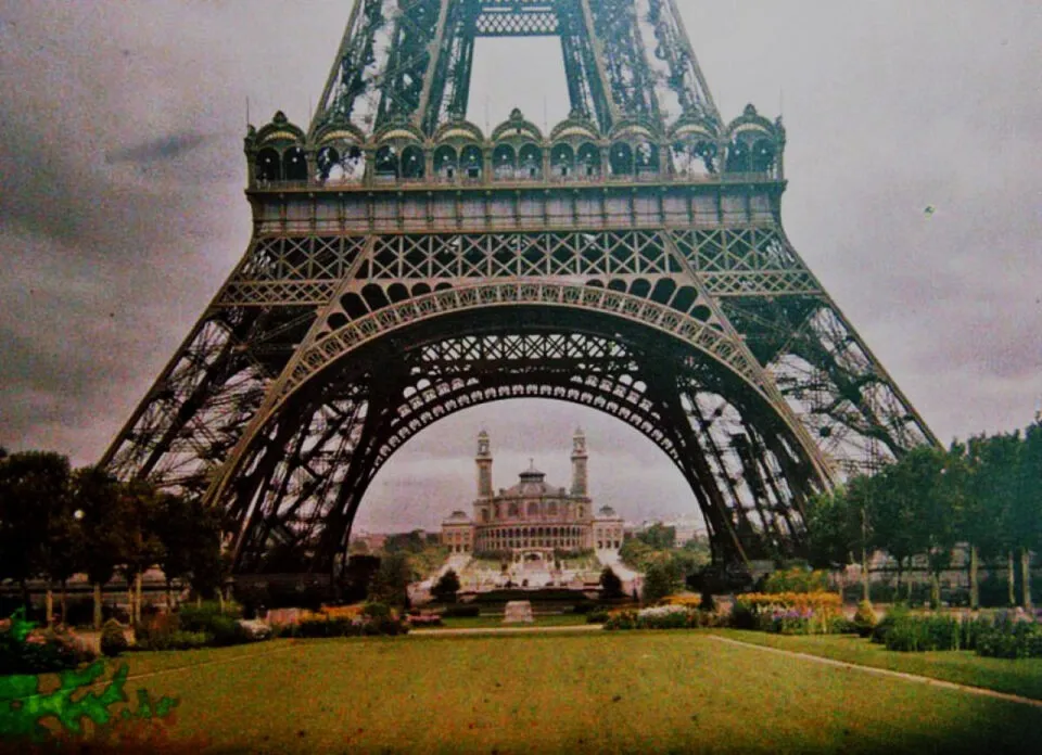 Animao em time-lapse mostra a evoluo de Paris, de 300 a.C. a 2025