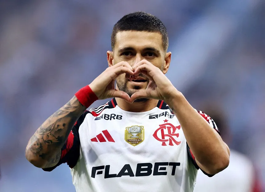 Arrascaeta recebe prêmio de Rei da América e brinca com Messi: ‘Está ficando velho’