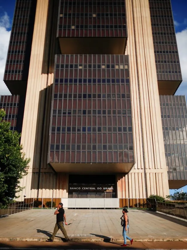 Bolsa nas máximas, Selic estacionada e preço da gasolina; veja os destaques da semana