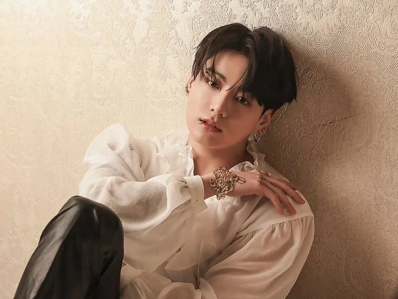 Brasileira é presa na Coreia do Sul após ir à casa de Jungkook, astro do BTS