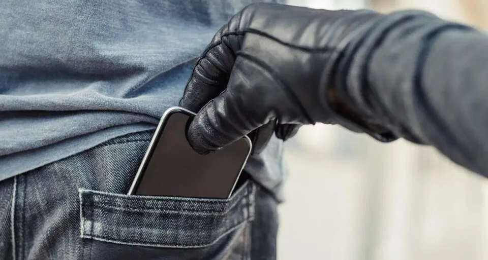 Como celulares roubados no Brasil vo parar na China?