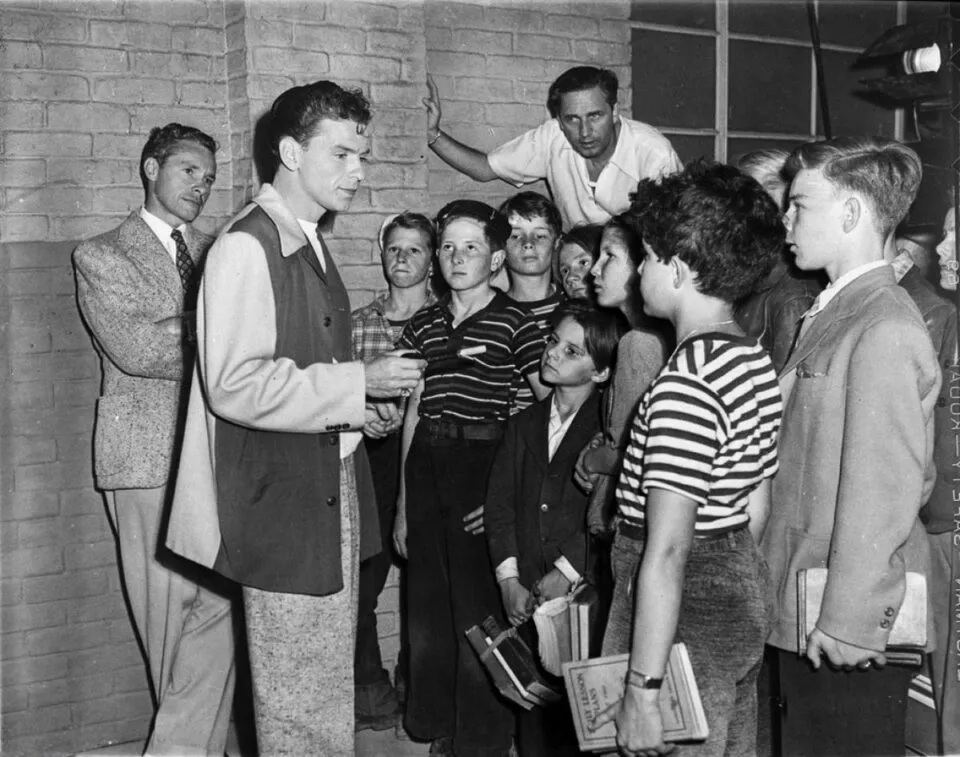 Curta-metragem oscarizado, estrelado por Frank Sinatra, est disponvel no Youtube