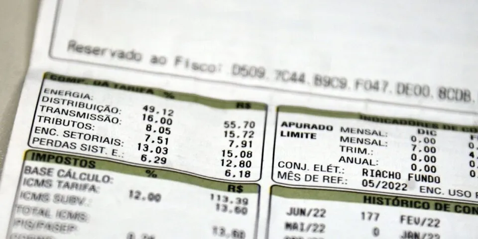 Fevereiro seguirá com bandeira tarifária verde na conta de luz