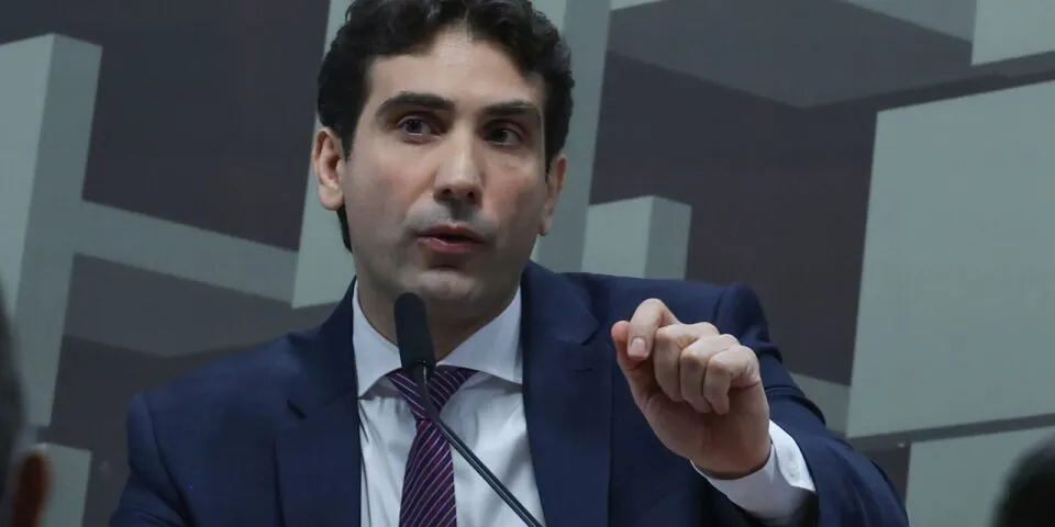 Galípolo assina manifesto internacional pela independência dos BCs