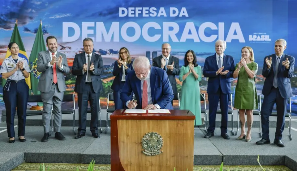 Governo e PT apostam em pressão popular contra derrubada de veto do PL da dosimetria