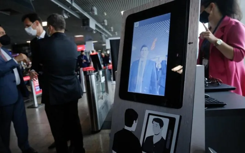 Identificação biométrica em aeroportos entra em consulta pública