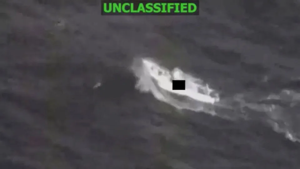 Imagens mostram novo ataque dos EUA a barco com supostos traficantes