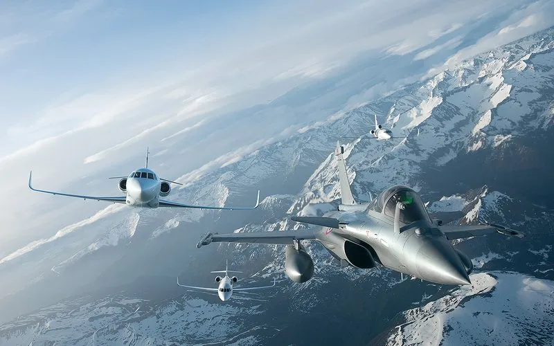 Índia e França avançam em novo acordo para caças Rafale