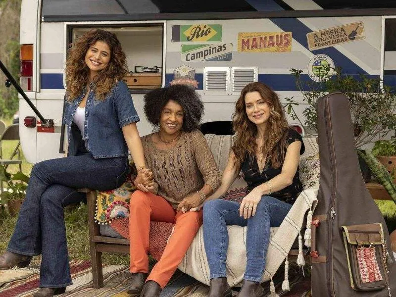 Isadora Cruz destaca o legado feminino da personagem Agrado, de “Coração Acelerado”