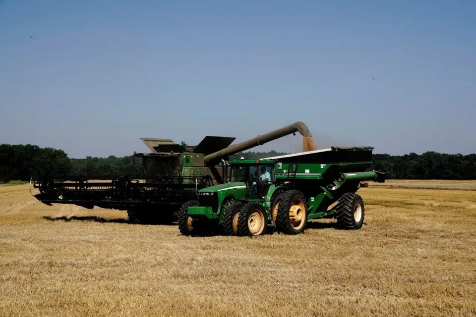 John Deere inaugura fábrica em Canoas, no RS, após investimento de R$ 42 milhões