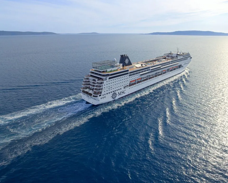 MSC Sinfonia deve atracar em Santos às 19h, segundo Terminal Concais