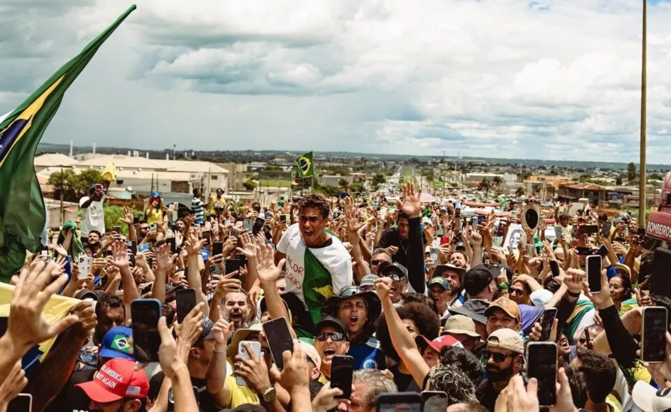 Manifestação de Nikolas por liberdade de Bolsonaro reúne 18 mil em Brasília, diz USP