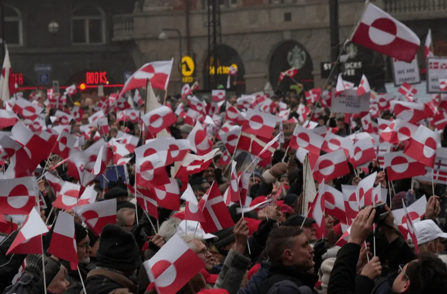Manifestantes se reúnem na Dinamarca e na Groenlândia após Trump ameaçar anexação