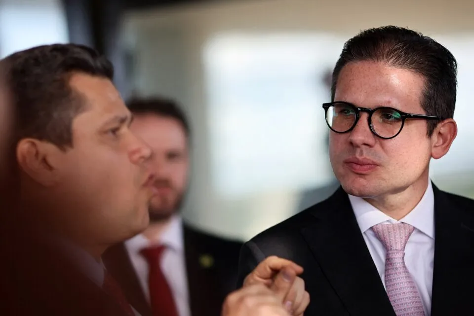 Motta e Alcolumbre avaliam ter apoio para derrubar veto de Lula ao PL da dosimetria