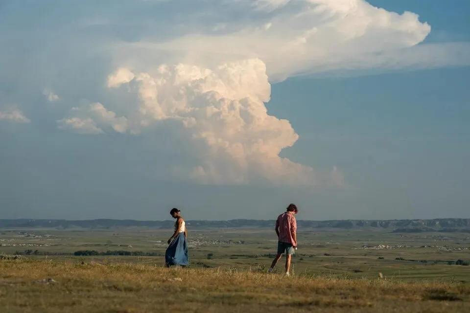 O terror romântico de 2022 que chocou meio mundo acabou de chegar ao Prime Video — e não é pra qualquer um