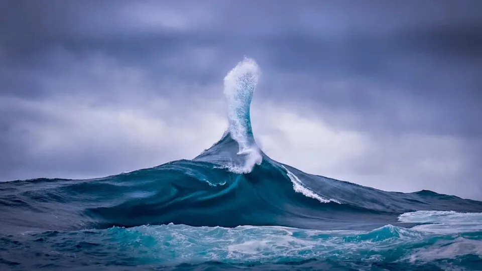 O umbigo da Terra: a onda mais bizarra do oceano