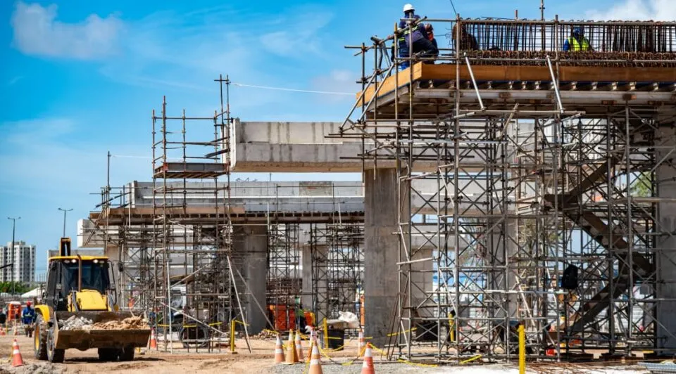 Obras estruturantes do Governo de Sergipe impulsionam a construção civil no estado