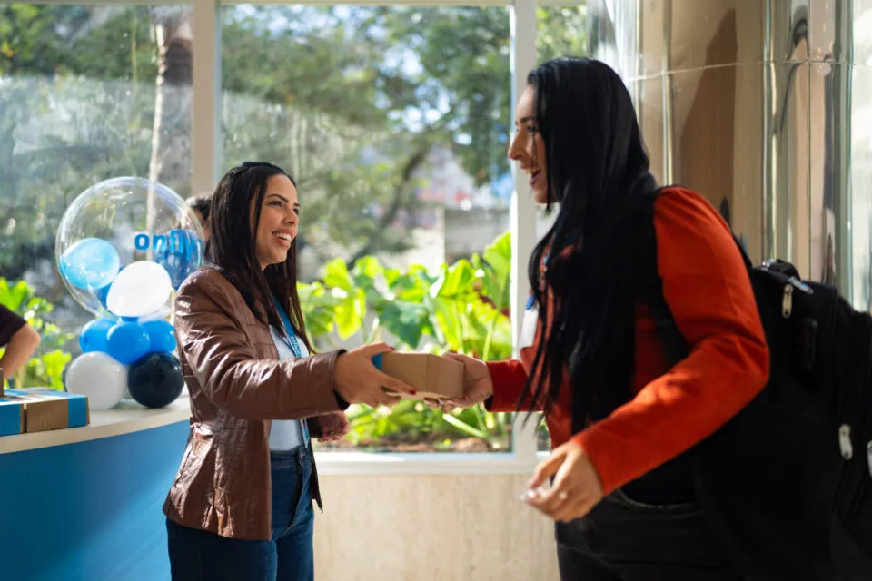 Onfly abre mais de 230 vagas e projeta crescimento em 2026