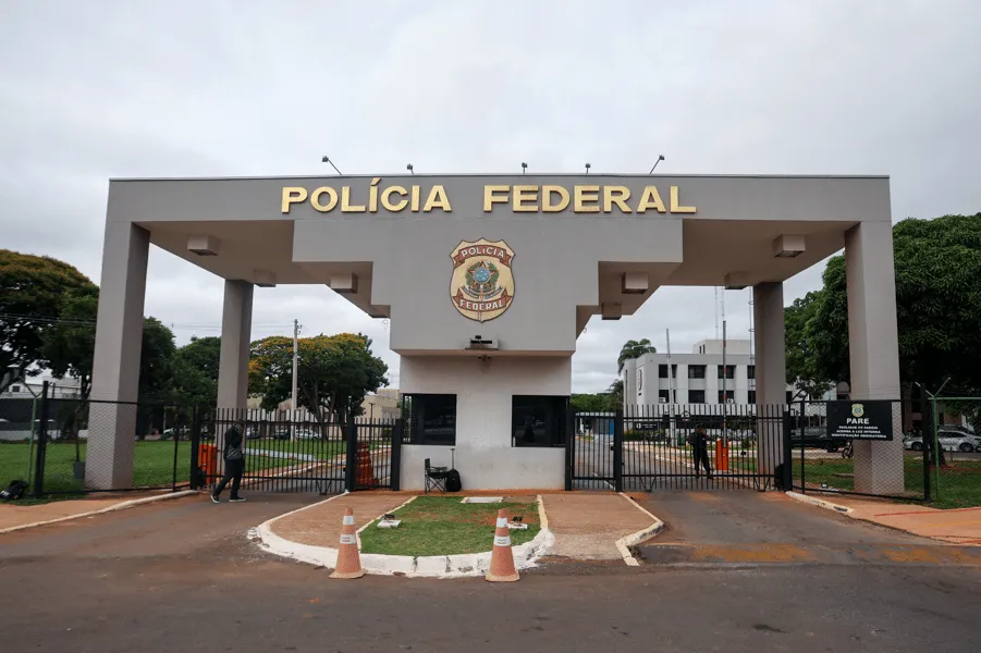 PF afirma a Moraes que não há solução imediata para ruído na cela de Bolsonaro