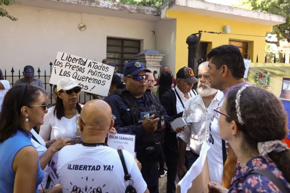 Presidente da Venezuela diz que 626 prisioneiros foram libertados