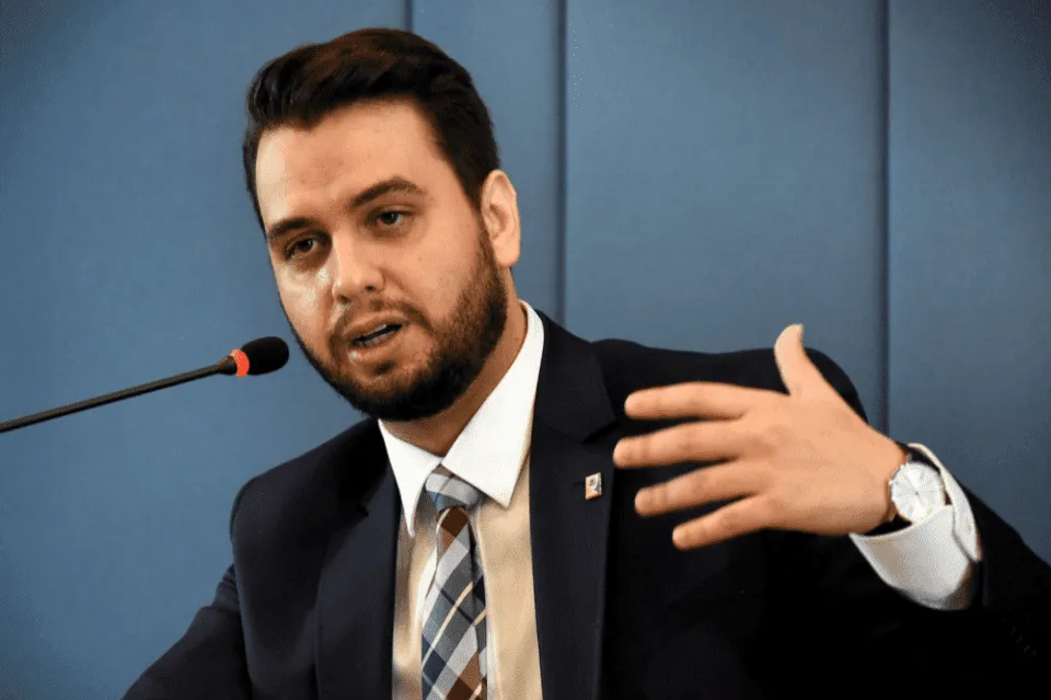 Prisão de Filipe Martins é mantida pelo STF após audiência de custódia