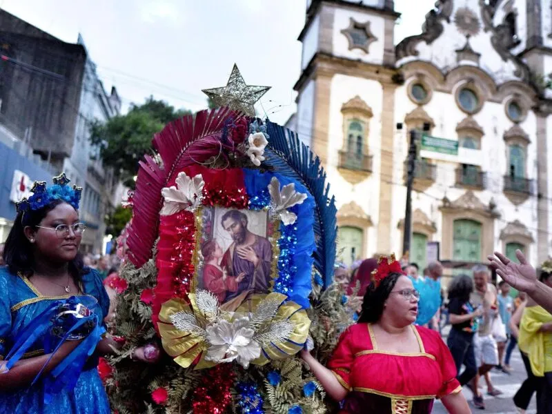 Queima da Lapinha mantém tradição e marca a virada do calendário cultural no Recife
