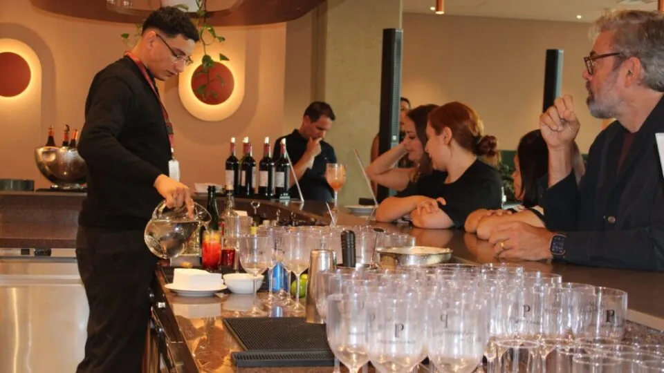 Sala Vip Ambaar Club recebe Sunset Urbano com experiência cultural e sensorial; veja FOTOS