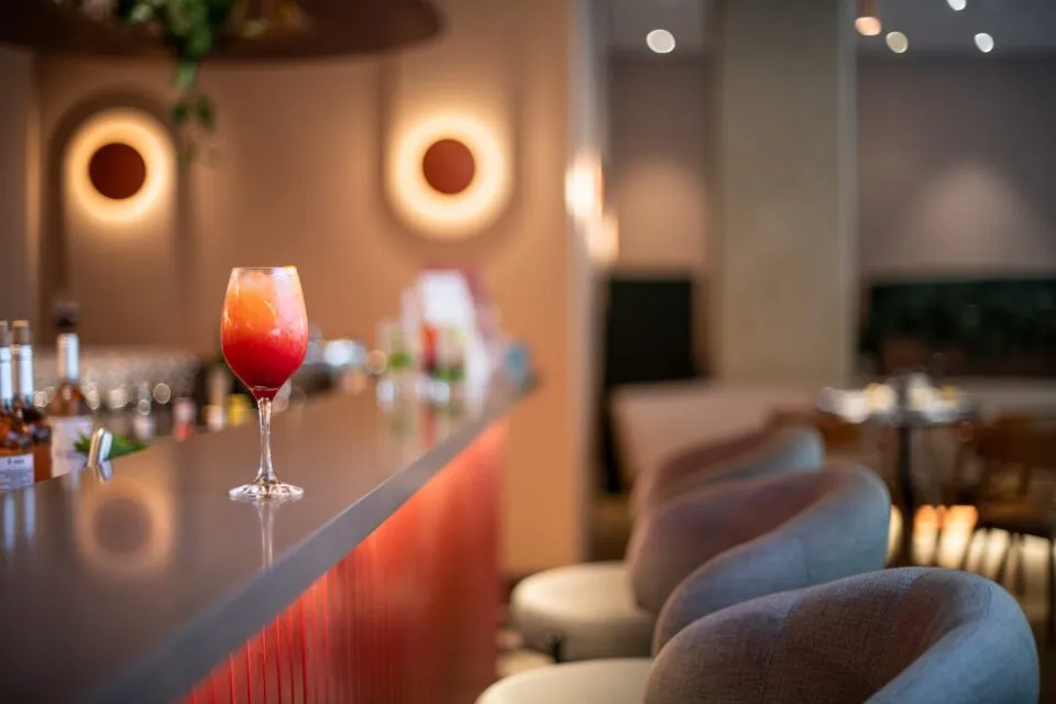 Sunset Urbano leva experiência sensorial à sala VIP Ambaar Club em Congonhas