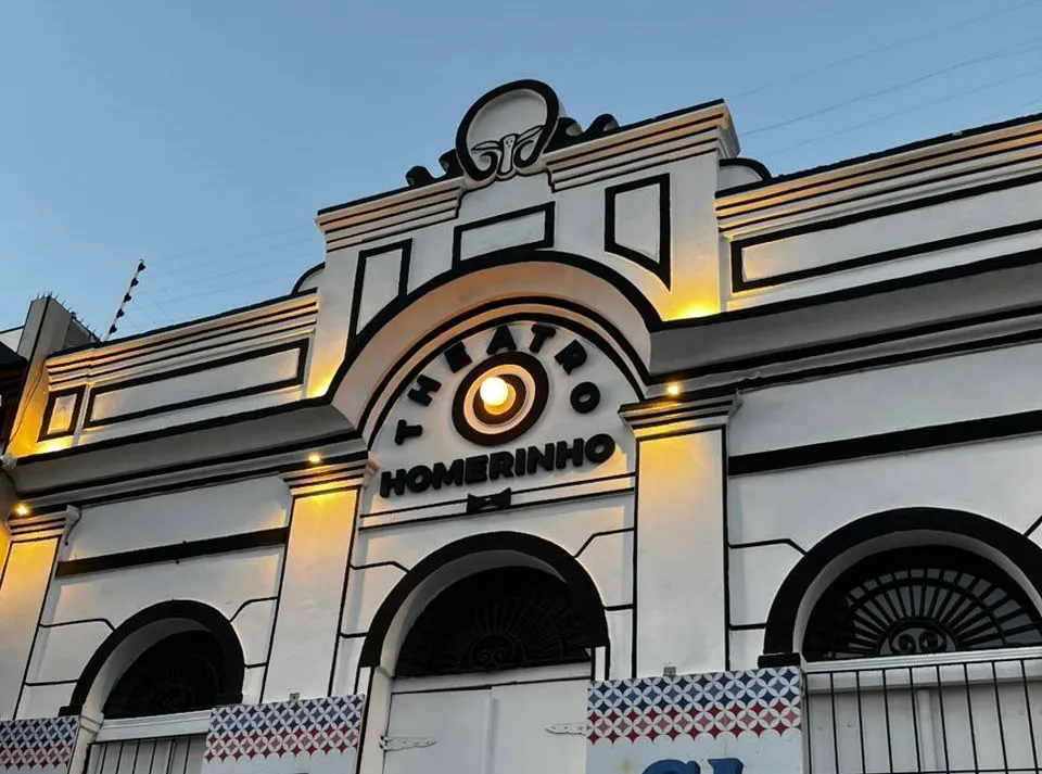 Theatro Homerinho comemora um ano com cortejo ancestral e programação gratuita