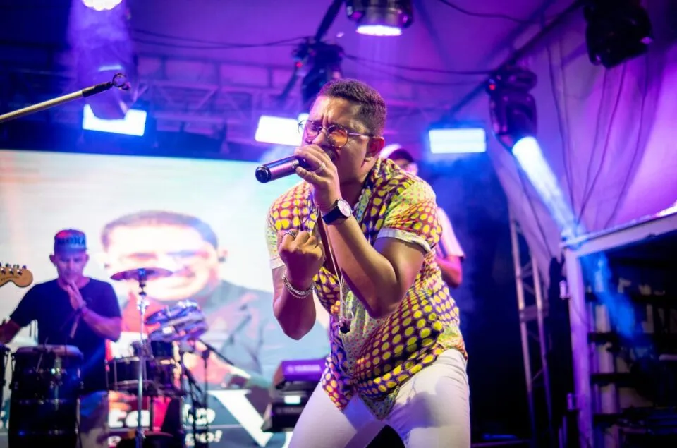 Seresta do VH: Artista grava audiovisual em Paripueira.