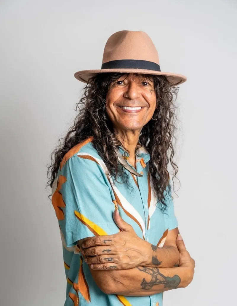 Luiz Caldas comanda show histórico no Museu de Arte Moderna da Bahia