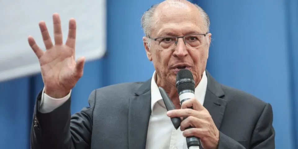 Alckmin anuncia regulamentação de salvaguardas em acordos comerciais