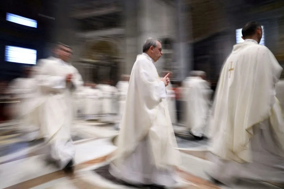 Após vandalismo, Basílica de São Pedro reforçará segurança