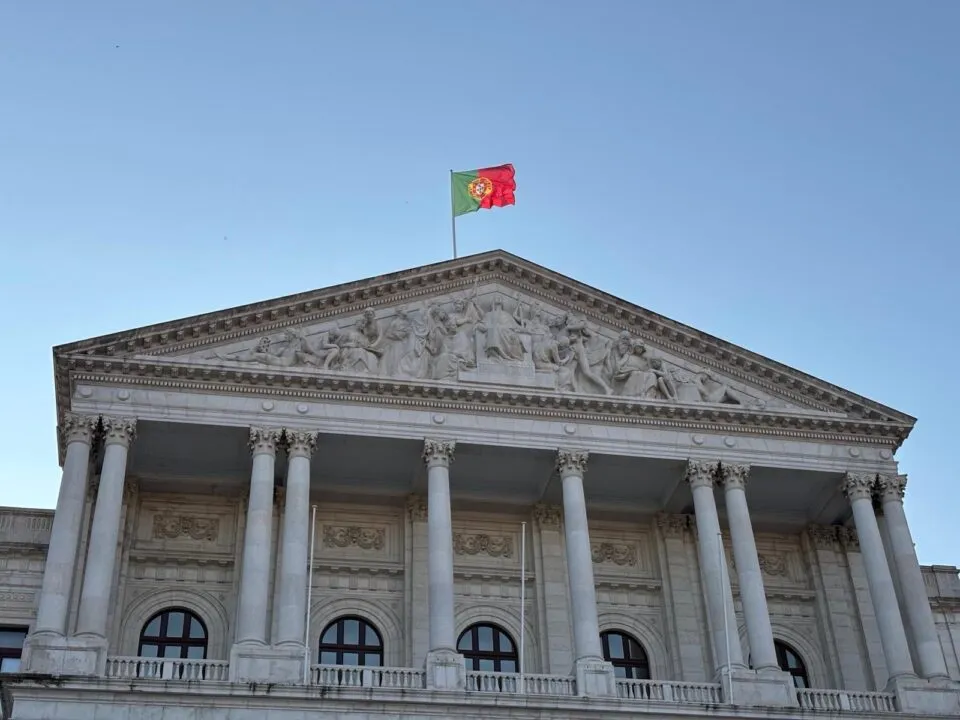 Brasileiros interessados na cidadania portuguesa tem janela (curta) para agir