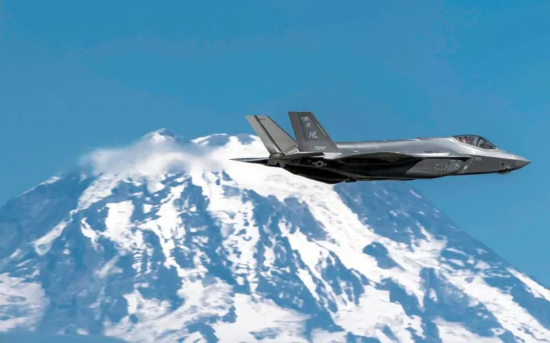 Caça F-35 testa identificação de combate com inteligência artificial