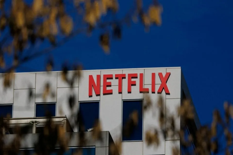 Com desistência de compra da Warner, ações da Netflix sobem