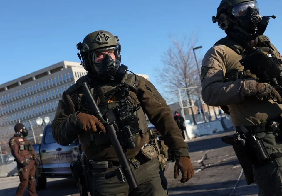 EUA vão equipar agentes de imigração com câmeras corporais após mortes em Minnesota