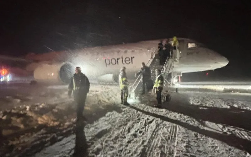 Embraer E195-E2 sai da pista em aeroporto no Canadá