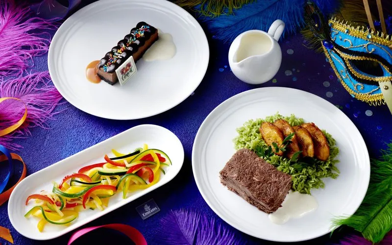 Emirates lança menu especial de Carnaval em voos entre Brasil e Dubai