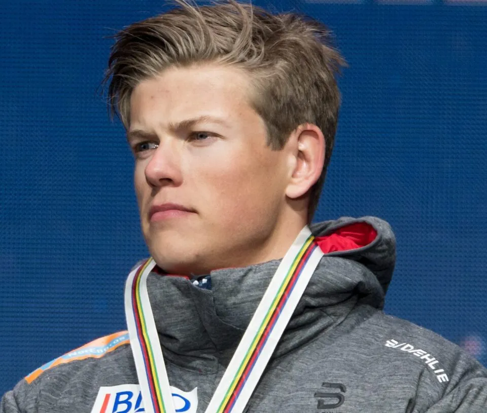 Esquiador norueguês ganha 9º ouro e se isola como maior vencedor